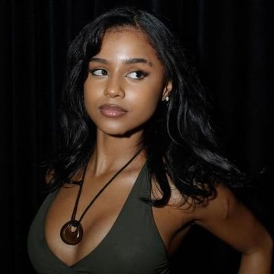 mavi_souzax's profile picture. Estudante de psicologia, amo o @BTS_twt, @taylorswift13 e a @Tyllaaaaaaa também sou fã de @F1 e sofro com a @ScuderiaFerrari  @Charles_Leclerc @LewisHamilton