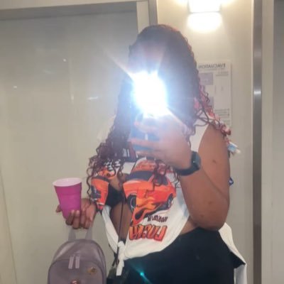 Devonnaaaaaa's profile picture. MOMMY 💙🕊✨ Rest In Heaven daddy 💙. My Angel LennieMae💙🏁💙 #Domio