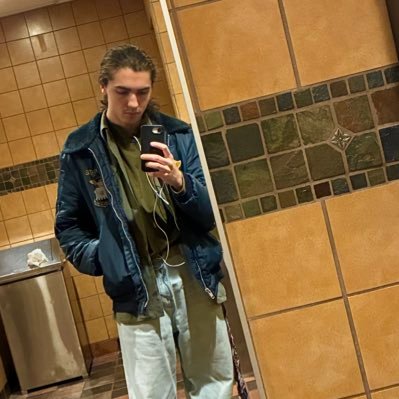 GabesEmployee's profile picture. current doer of all things nothing, just play drums and friend slop games (peak it's peak.)