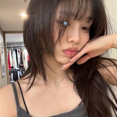 k1ssbezt's profile picture. 🐚🗯️  —  너 때문에 온몸이 타올라, 너 때문에 심장이 목말라 . . .