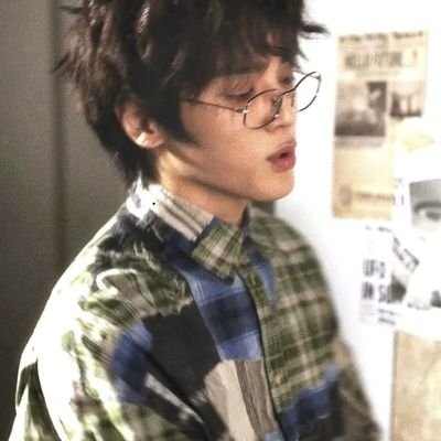 lovehvngover's profile picture. homem transsexual e estudante de mandarim. designer em formação