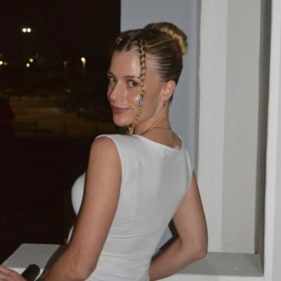 xlaurenjohnston's profile picture. south african 🇿🇦 • PhD Nanomedicine candidate🔬 • manchester united ❤️ • formula 1 🏎️