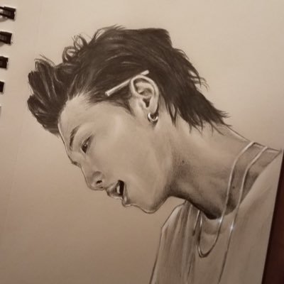 artisune's profile picture. 