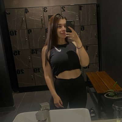 rebecalugom__'s profile picture. Renatita, mis perros, mi gatita, café negro y dulce, días grises, Taylor, AM.