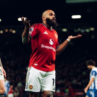 Siidy_Smg's profile picture. Passionné de football !! Monsieur Manchester United GGMU🔴⚫️ #Football #Lecture #Chicharito #ChampionDAFRIQUE 🇸🇳