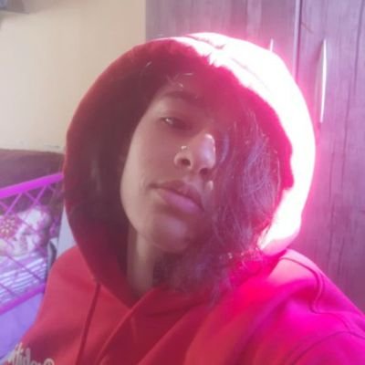 JuliMilissa's profile picture. حياتى وعقلى ملهمش اتجاه🕸.شظايا زجاج بيلمع ولوحة موازييك مبهرة تشتت🦚كتب، سياسة، اقتصاد، قانون،علم نفس، بيزنس وشعر🧮
مبهتمش بحاجة معينة تهمنى الحياة.💜🌈