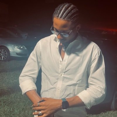 UkekaIfeanyich1's profile picture. 