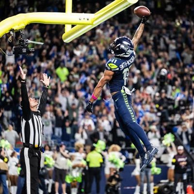 CanucksNation25's profile picture. #Canucks #BcLions and #Seahawks fan