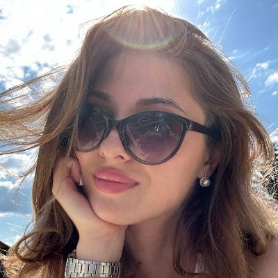 daiy_sd's profile picture. 🇺🇲I love nature, food, sports, and traveling, and I hope that the days ahead will always be filled with sunshine