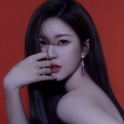 delviaclaire's profile picture. belongs to the Duke. 💗