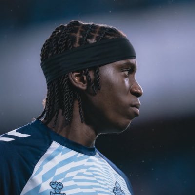 zkrvssss's profile picture. Golpeado por las olas, el barco no se hundió. @PSG_Inside ❤️💙 | @RCCelta 🩵 🇪🇸🇵🇸