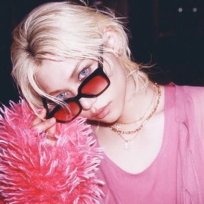 InfansVampyrus's profile picture. Cuddle me @WolforBearHale
#WITCHLINGFIRE