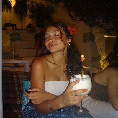 alejandraa_rss's profile picture. 