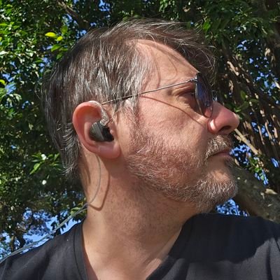 MuringaRs's profile picture. Eu bebo e sei algumas coisas. Não uso Tinder. Odeio mortadela