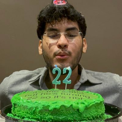 darkangwl's profile picture. just turned 22 💋 // in my dreams i'm always strong — he/him