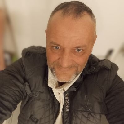 ChristianXitu's profile picture. „Man braucht nichts im Leben zu fürchten, man muss nur alles verstehen.“