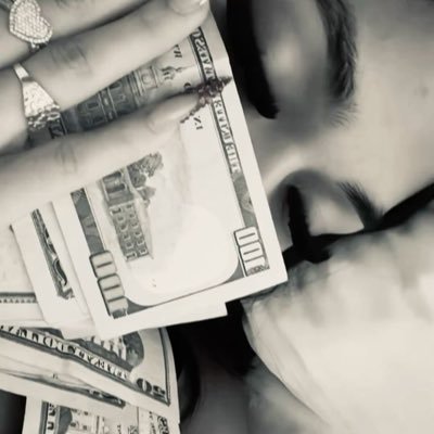 chanelondti's profile picture. #dresstoimpress