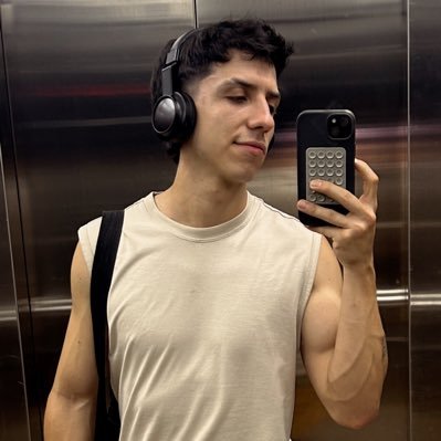 esteban0602's profile picture. 🦚 Mariconea🐰Arianator de corazón🎙️Podcaster en desarrollo