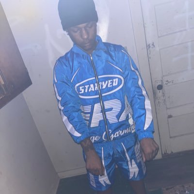 deemuney5581168's profile picture. 