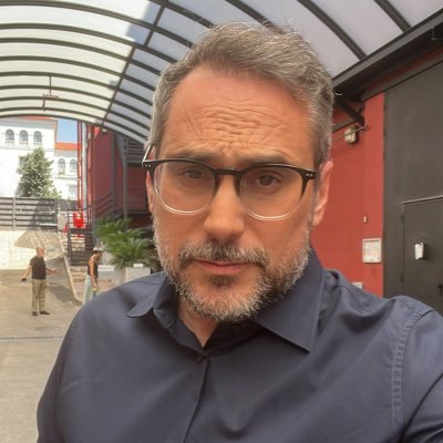 pere_aznar's profile picture. Cómico, padre y autónomo. Escribí y dije en @latemotivcero. Dirigí @400apunt. Bebí y escribí "BEBER". Vivo y voy @Avivir y a veces miento en @todoesmentiratv.