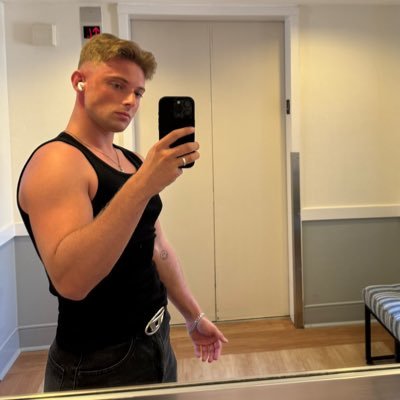 marIborotommy's profile picture. you can tell jesus, that the charva/bitch is back…