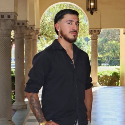 temosir's profile picture. ♃ | 24 | ☉scorpio ☽ leo ↑ pisces | UTSA alum | he/him 🇲🇽 | C ❤️‍🔥