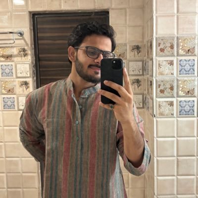 mirzauffgalib's profile picture. Pause.Observe.Reflect