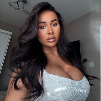 c0urtney_f0ster's profile picture. 