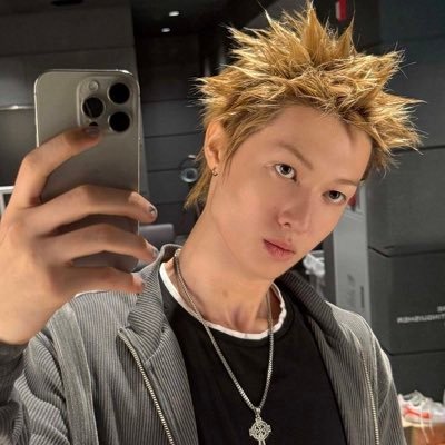 _fuckmeeyes's profile picture. touch me till i vomit