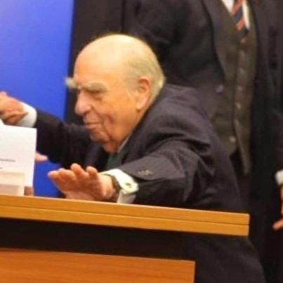 SPREM08's profile picture. Con hambre no se puede pensar🎷♪
Uruguayo 🇺🇾
Nacional 💙🤍❤️
Medicina / Laboratorio 🏥