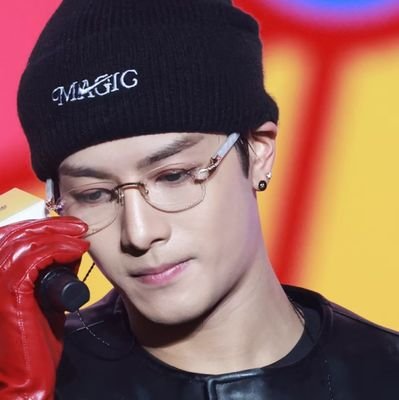ChiquiWANGAGA94's profile picture. ∞  ♚ @jacksonwang852 ♚ ∞