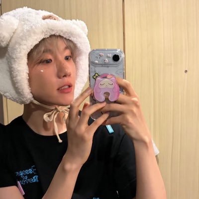 stvratte's profile picture. 𐙚˙✧˖ exo‚ neocity & lesbianism — writer