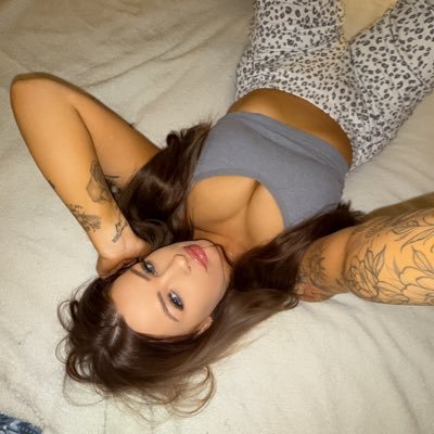 bellaxorae's profile picture. ur favourite milf