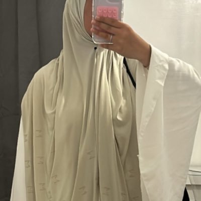 zaiinebbh's profile picture. Une simple rif de la campagne qui soigne des gens 🩺