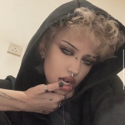 kuo69_'s profile picture. lowkey a weirdo #Stayfreaky #wild