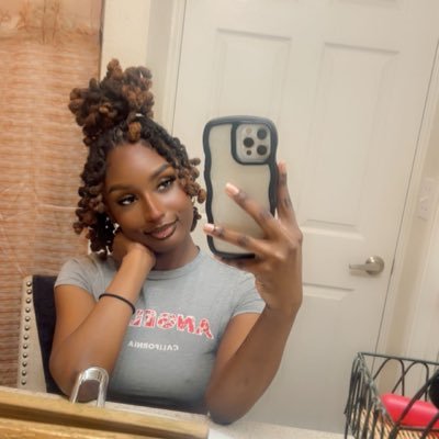 Kharimoett's profile picture. 27| LEOO