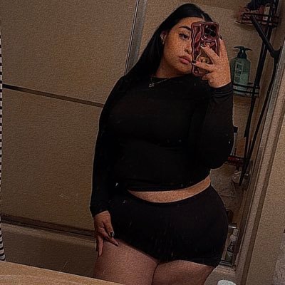 tiny_aligater's profile picture. Certified lover girl💕                                                     Moreno💋                                                                 Boy mom🕷️