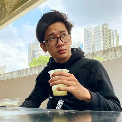 rio_00700's profile picture. nyambat.