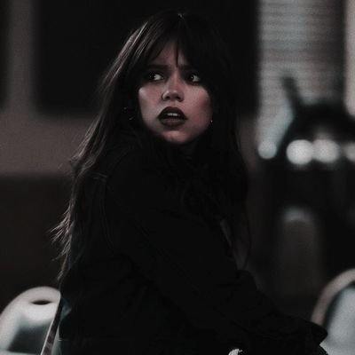 ProneToRiskIt's profile picture. .𖥔 ݁ ˖ 𝐝𝐨𝐞 𝐞𝐲𝐞𝐬 ⋆𓍼 𝐩𝐞𝐭𝐢𝐭𝐞 p͜͡rey   —   ghostface survivor.