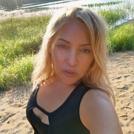 0c59fc02374742e's profile picture. ''Una buena imagen es equivalente a una buena acción.” Vincent Van Gogh -Lda en Relaciones Públicas. Amo la Libertad que me regala cada km recorrido. Running 🇻