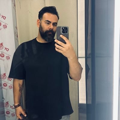 f4r6idar1's profile picture. I dont care if u are black,white,gay,lesbian,short,tall,fat,rich or poor. If u are nice to me, i'll be nice to u. Simple as that ☺ #زن_زندکی_آزادی تا ابد🖤