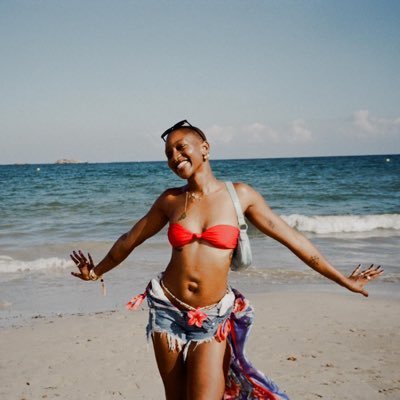 maxinethepoet's profile picture. bint majzoub