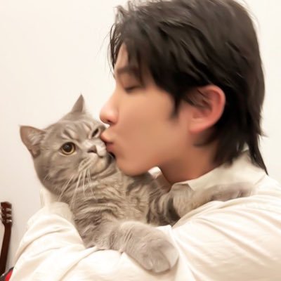 moonriiver_'s profile picture. faith in the future!!