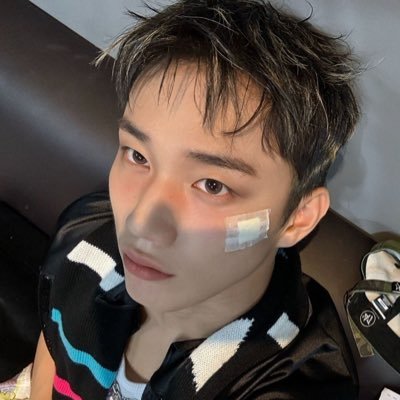 pluseverythiing's profile picture. i met jesus he said whos that its me duh #kingj