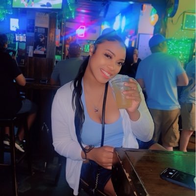 xpilll's profile picture. 🤍 in love.