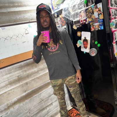 Mark_Blaq's profile picture. Don’t follow me if you don’t know me, cus I’m annoying and you’ll unfollow without me knowing and ion like that.