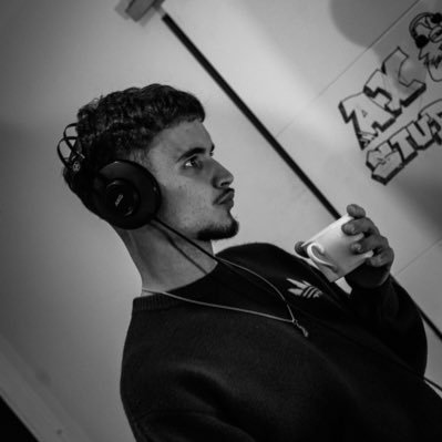 immaleex's profile picture. black angels .                      Artista de cuna a tumba.