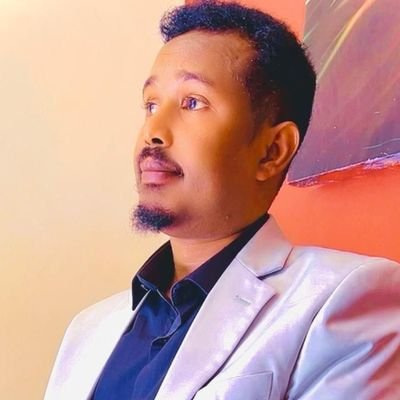 FormulaHassan's profile picture. Kun la dirira idinkoo konton ah weydun kaafiye'e
❤🖤💚
 Ka faa'iidaysta karaamada ahlu baytnimada.