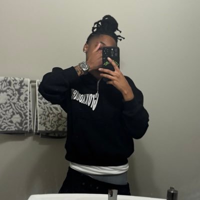 _tati2lit's profile picture. 👩🏽‍❤️‍💋‍👩🏽 The “Dyke Vegeta” from Dragon Ball Z | 62 inches tall but dis strap 8 inches long | 🩸LLD5️⃣🕊️❤️🖤🩸