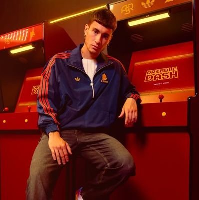 makiri83's profile picture. Il tempo e la pazienza sono gli attributi più grandi di tutti i guerrieri — Lev Tolstoj
- imprenditore digitale 
- lupacchiotto giallorosso salentino
@asroma